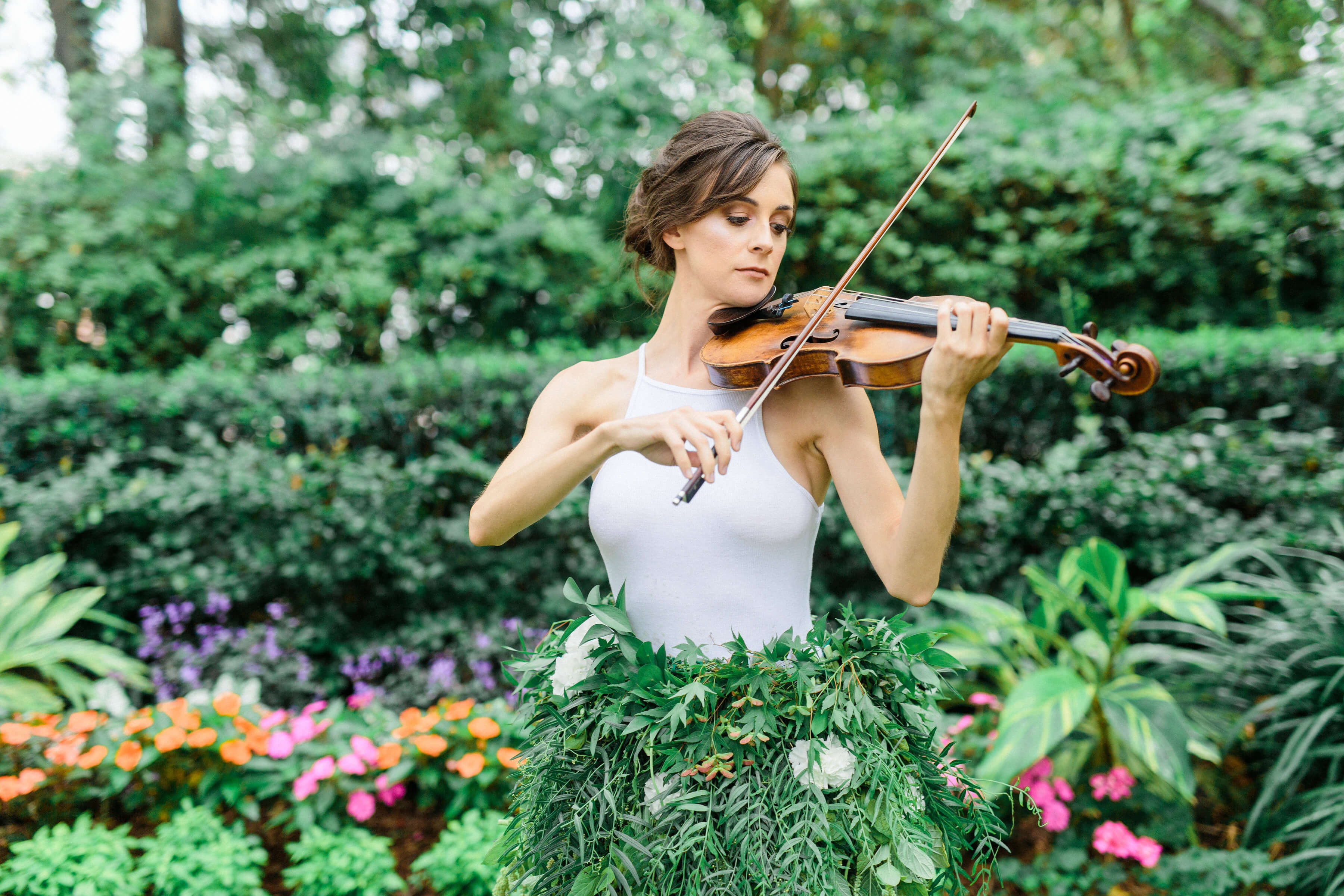 female violinist